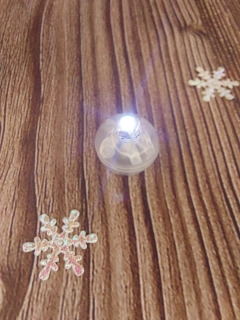 Led kulička-studená bíla